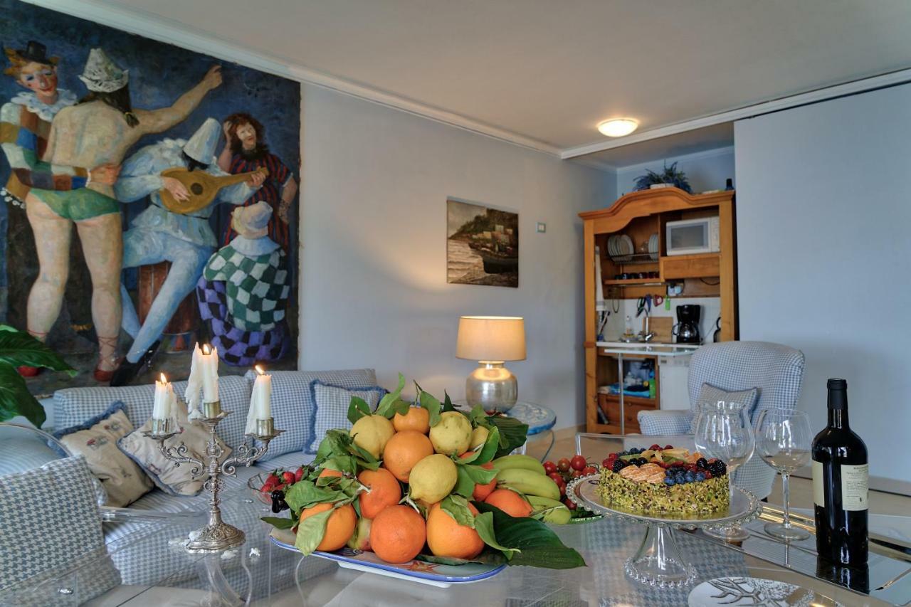 Luxury Apartment And Charm Sea View Isola Bella Taormina Bagian luar foto