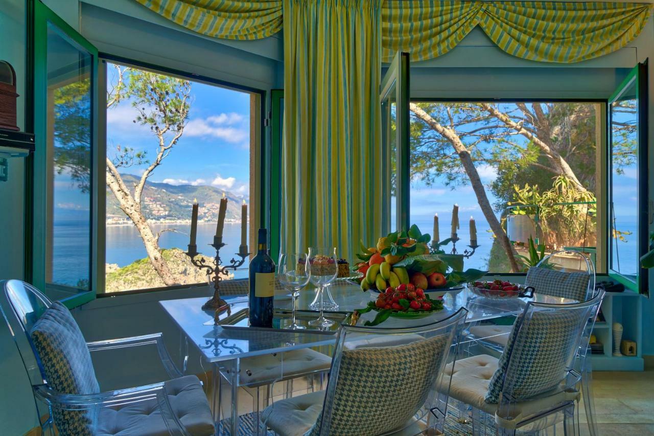 Luxury Apartment And Charm Sea View Isola Bella Taormina Bagian luar foto