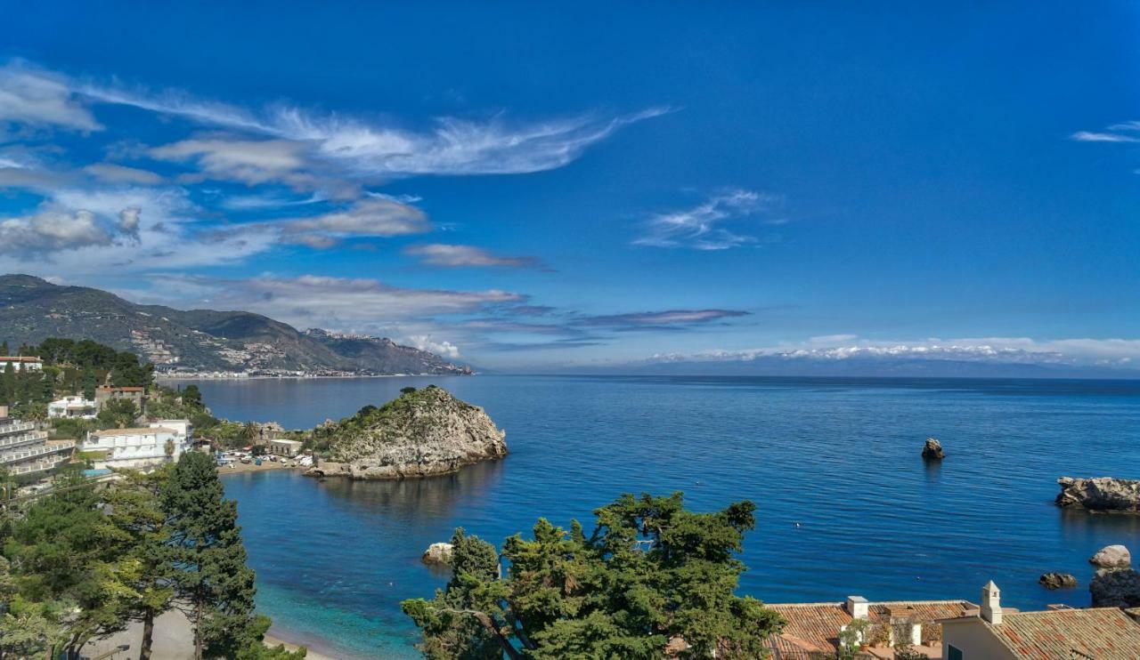 Luxury Apartment And Charm Sea View Isola Bella Taormina Bagian luar foto