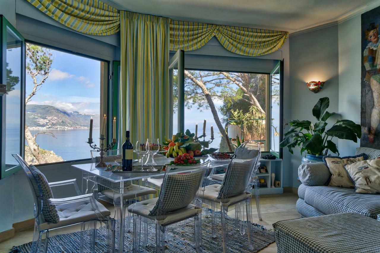 Luxury Apartment And Charm Sea View Isola Bella Taormina Bagian luar foto